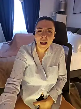 Snapshot of Ellie-L-Elizabeth chatting on 01-19-25, 01:22 Ellie-L-Elizabeth online show from 01-19-25, 01:22