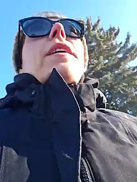 Snapshot of Ellie-L-Elizabeth chatting on 01-25-25, 03:20 Ellie-L-Elizabeth online show from 01-25-25, 03:20