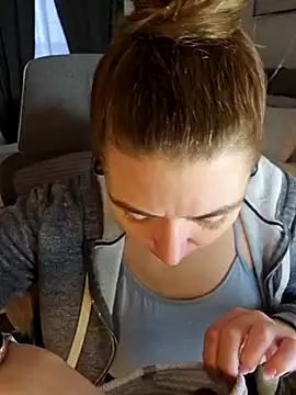 Snapshot of Ellie-L-Elizabeth chatting on 02-11-25, 12:16 Ellie-L-Elizabeth online show from 02-11-25, 12:16