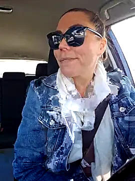 Snapshot of Ellie-L-Elizabeth chatting on 03-22-25, 02:03 Ellie-L-Elizabeth online show from 03-22-25, 02:03