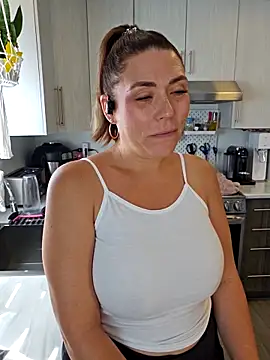 Snapshot of Ellie-L-Elizabeth chatting on 09-08-25, 04:28 Ellie-L-Elizabeth online show from 09-08-25, 04:28