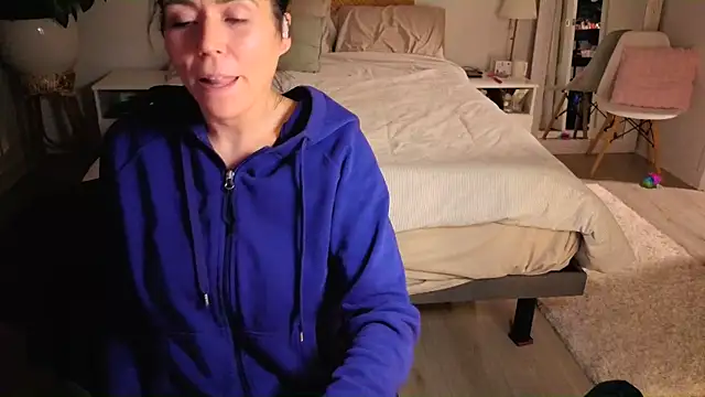 Ellie-L-Elizabeth online show from 01-09-26, 03:09