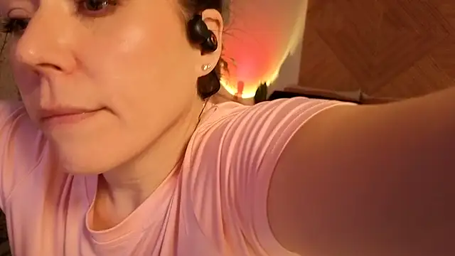 Ellie-L-Elizabeth online show from 02-28-26, 02:12