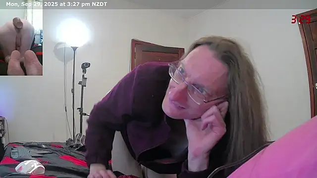 CDAdalyn online show from 09-29-25, 02:27