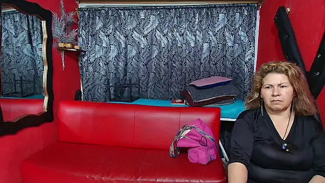 Snapshot of lesbiancuple chatting on 01-30-25, 12:18 lesbiancuple online show from 01-30-25, 12:18