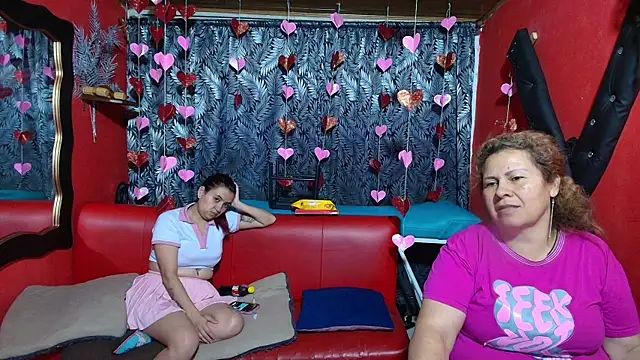 Snapshot of lesbiancuple chatting on 02-13-25, 12:46 lesbiancuple online show from 02-13-25, 12:46