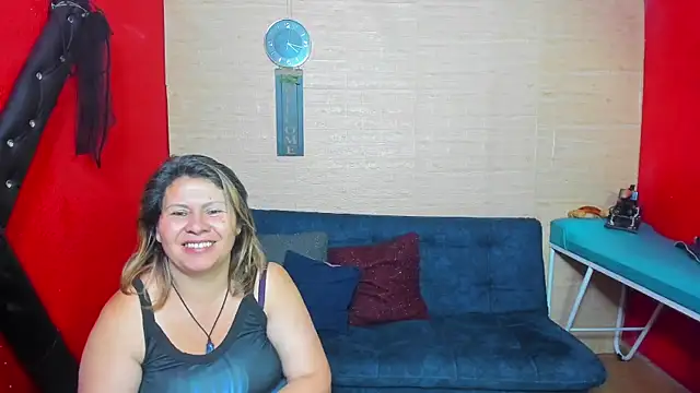 Snapshot of lesbiancuple chatting on 09-12-25, 08:53 lesbiancuple online show from 09-12-25, 08:53