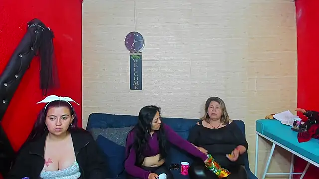 Snapshot of lesbiancuple chatting on 09-22-25, 12:12 lesbiancuple online show from 09-22-25, 12:12