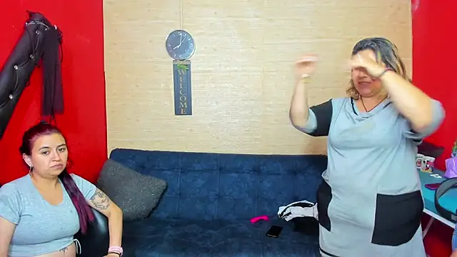 Snapshot of lesbiancuple chatting on 09-28-25, 01:00 lesbiancuple online show from 09-28-25, 01:00