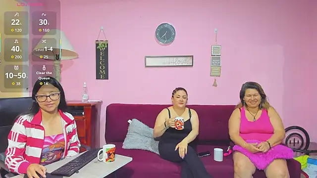 Snapshot of lesbiancuple chatting on 10-08-25, 12:25 lesbiancuple online show from 10-08-25, 12:25