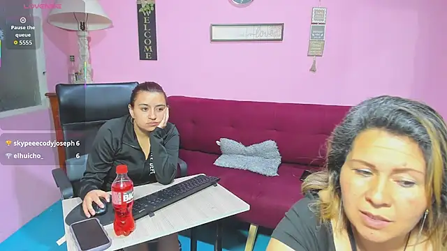 Snapshot of lesbiancuple chatting on 10-10-25, 12:42 lesbiancuple online show from 10-10-25, 12:42
