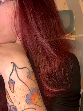 LunaMoongirl online show from 11-20-25, 05:45