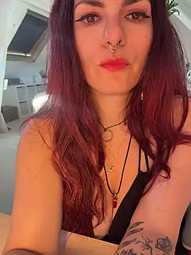 Snapshot of LunaMoongirl chatting on 07-06-26, 05:26 LunaMoongirl online show from 07-06-26, 05:26
