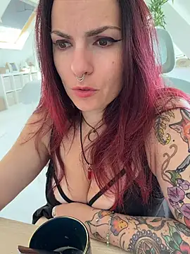 Snapshot of LunaMoongirl chatting on 07-19-26, 02:54 LunaMoongirl online show from 07-19-26, 02:54