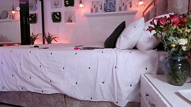 Dulce Morrys online show from 09-25-25, 04:00