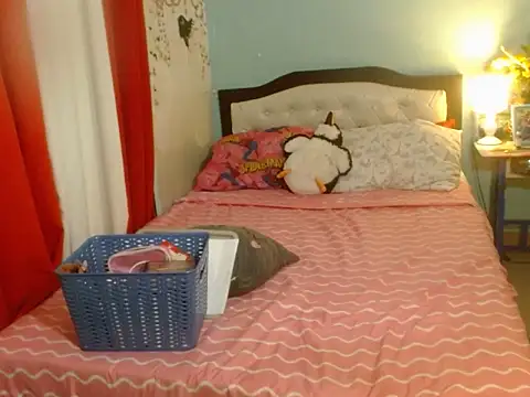 Snapshot of PearlOfAsia21 chatting on 02-08-25, 09:46 PearlOfAsia21 online show from 02-08-25, 09:46