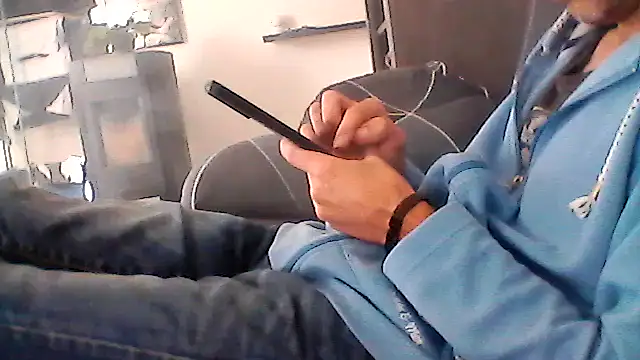 Snapshot of mickzizi chatting on 10-09-25, 10:13 mickzizi online show from 10-09-25, 10:13