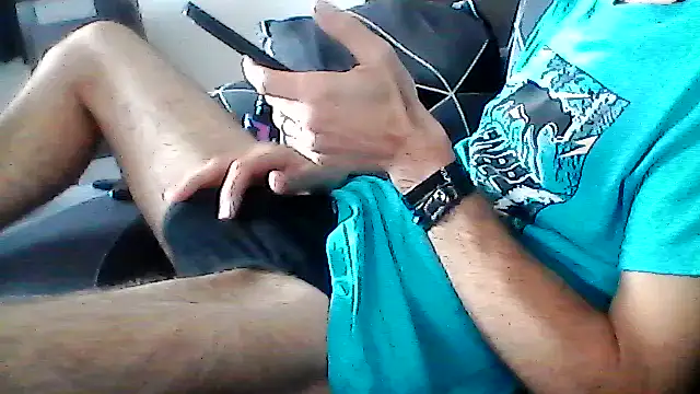 Snapshot of mickzizi chatting on 11-06-25, 01:01 mickzizi online show from 11-06-25, 01:01