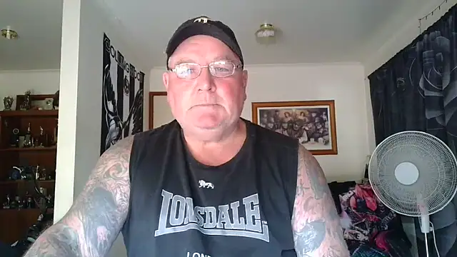 Snapshot of HOTANAL chatting on 02-04-26, 01:33 HOTANAL online show from 02-04-26, 01:33