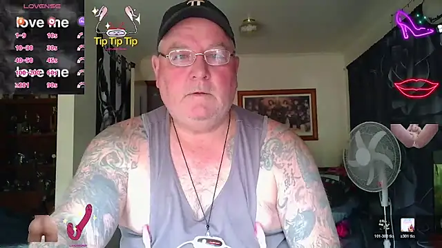 Snapshot of HOTANAL chatting on 02-12-26, 11:11 HOTANAL online show from 02-12-26, 11:11