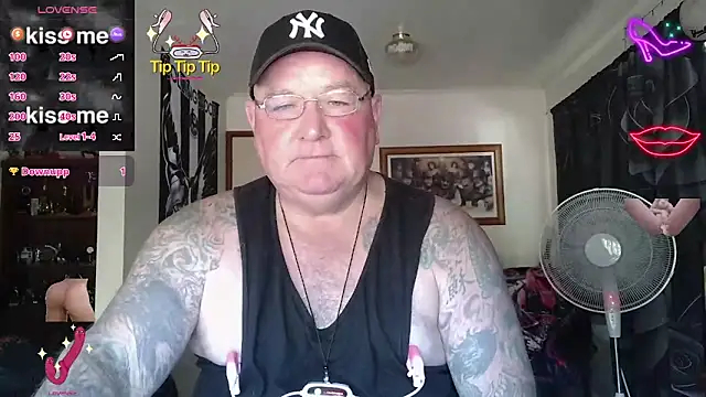 Snapshot of HOTANAL chatting on 02-23-26, 01:14 HOTANAL online show from 02-23-26, 01:14