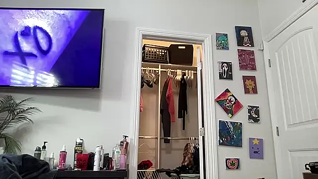 Snapshot of sweetandwet_daddy chatting on 12-31-24, 10:01 sweetandwet daddy online show from 12-31-24, 10:01