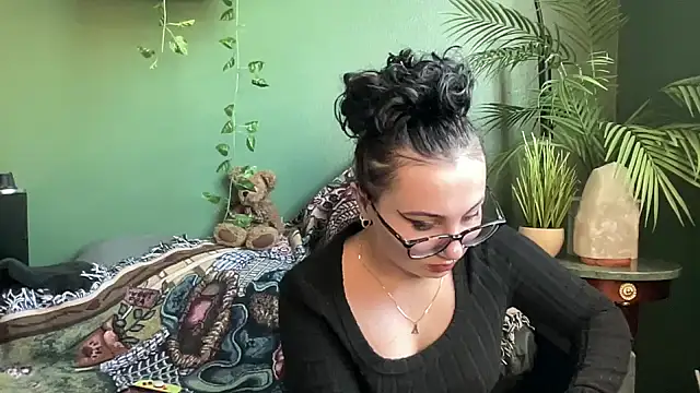 Snapshot of sweetandwet_daddy chatting on 10-04-25, 03:32 sweetandwet daddy online show from 10-04-25, 03:32