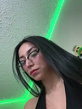 Snapshot of sophie_cute66 chatting on 12-28-24, 08:58 sophie cute66 online show from 12-28-24, 08:58