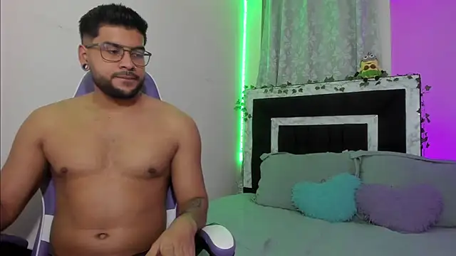 Snapshot of sophie_cute66 chatting on 02-26-25, 05:42 sophie cute66 online show from 02-26-25, 05:42