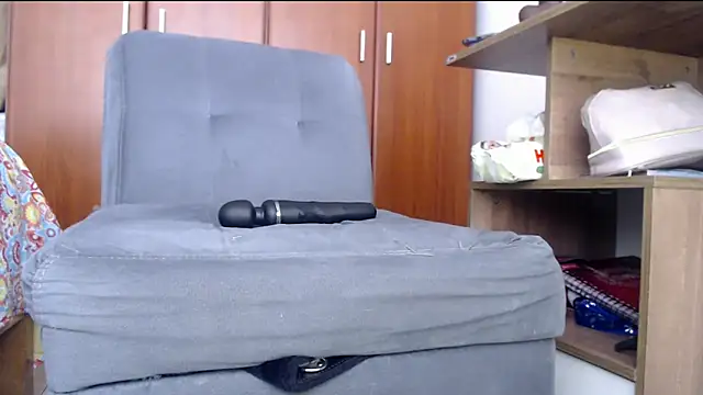 Juls winter  online show from 03-11-25, 04:18