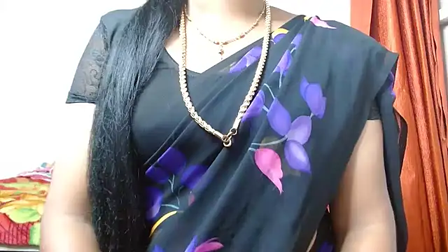 Snapshot of tamilharini chatting on 09-09-25, 04:45 tamilharini online show from 09-09-25, 04:45