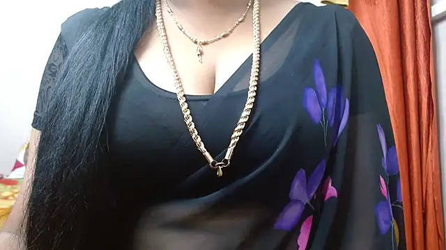 Snapshot of tamilharini chatting on 09-15-25, 04:23 tamilharini online show from 09-15-25, 04:23