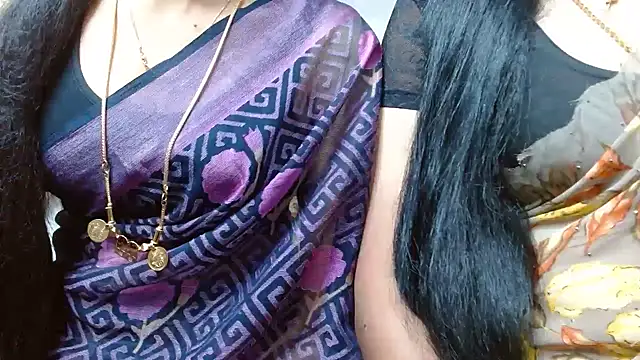 Snapshot of tamilharini chatting on 10-16-25, 05:30 tamilharini online show from 10-16-25, 05:30
