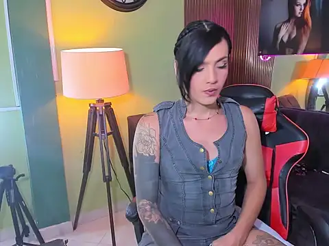 Snapshot of ximena22love chatting on 11-21-25, 09:24 ximena22love online show from 11-21-25, 09:24