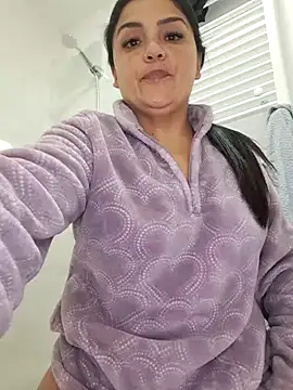 Snapshot of laura_dirtyhot chatting on 12-21-24, 12:09 laura dirtyhot online show from 12-21-24, 12:09