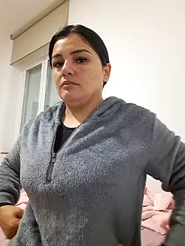 Snapshot of laura_dirtyhot chatting on 01-08-25, 07:24 laura dirtyhot online show from 01-08-25, 07:24