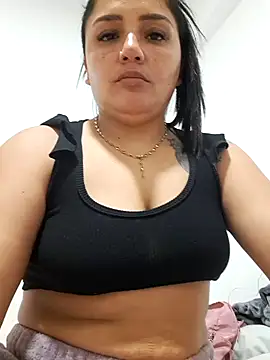 Snapshot of laura_dirtyhot chatting on 02-02-25, 09:02 laura dirtyhot online show from 02-02-25, 09:02