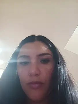 Snapshot of laura_dirtyhot chatting on 10-29-25, 11:34 laura dirtyhot online show from 10-29-25, 11:34