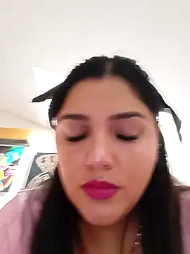 Snapshot of laura_dirtyhot chatting on 11-08-25, 11:10 laura dirtyhot online show from 11-08-25, 11:10