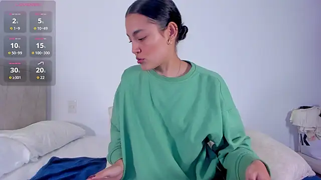 Snapshot of TIFFANYRUSSO chatting on 11-24-25, 04:12 TIFFANYRUSSO online show from 11-24-25, 04:12