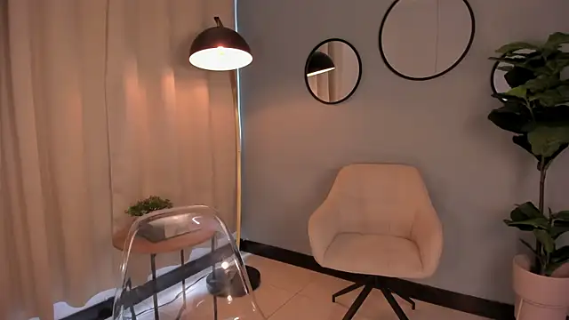 Snapshot of LiaPearce chatting on 12-02-24, 02:30 LiaPearce online show from 12-02-24, 02:30