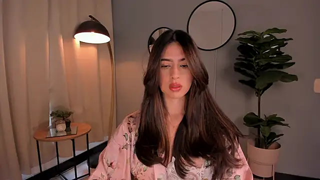 Snapshot of LiaPearce chatting on 03-07-25, 12:56 LiaPearce online show from 03-07-25, 12:56