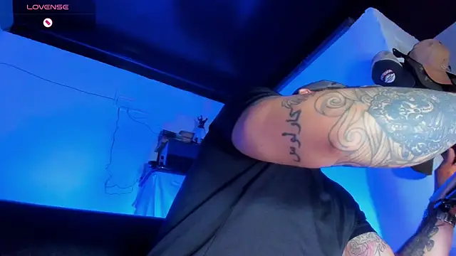 CamiloGray  online show from 03-10-25, 01:32