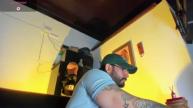 CamiloGray  online show from 11-14-25, 01:54