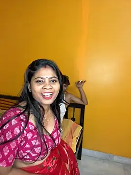 Snapshot of wow-wow-sexy chatting on 09-21-25, 06:09 wow-wow-sexy online show from 09-21-25, 06:09