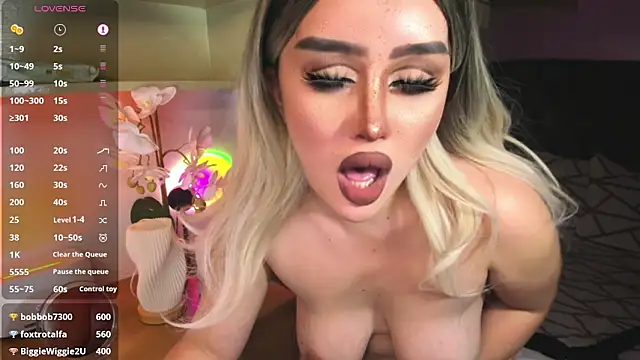 Snapshot of Miss_mariahmonroe chatting on 12-22-24, 09:53 Miss mariahmonroe online show from 12-22-24, 09:53