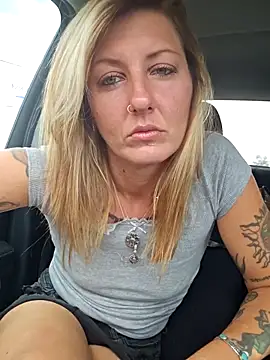 SheIsSomething online show from 09-19-25, 09:15