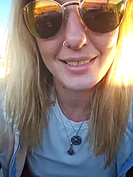 SheIsSomething online show from 12-03-25, 11:58