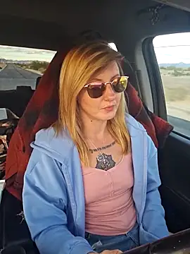 SheIsSomething online show from 01-06-26, 12:03