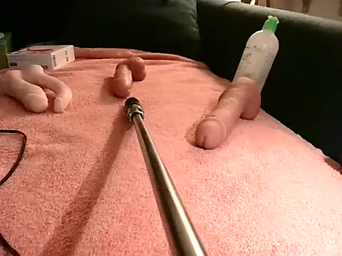 Snapshot of Simon-tem chatting on 01-06-25, 05:59 Simon-tem online show from 01-06-25, 05:59